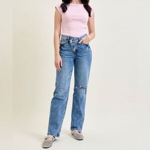 Judy Blue Distressed Carolyn High Rise Rigid Magic Dad Jeans 3/26